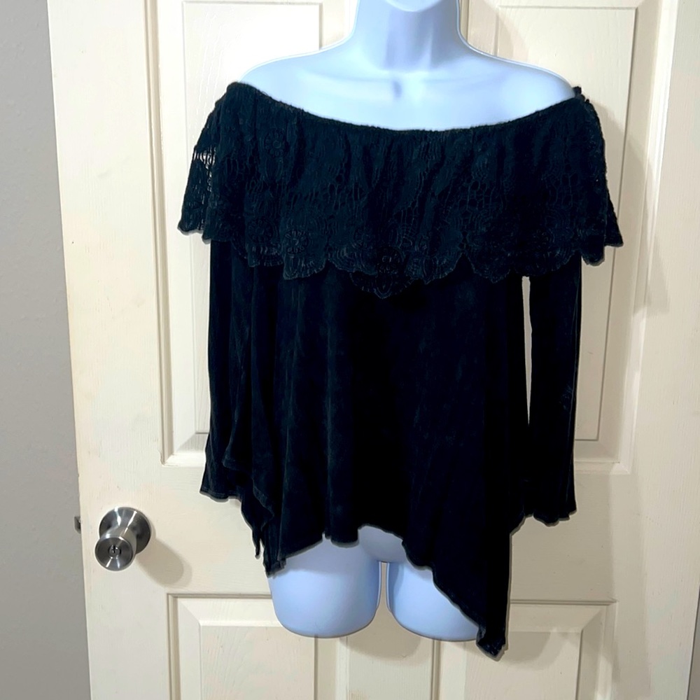 Altar’d state Off Shoulder Top